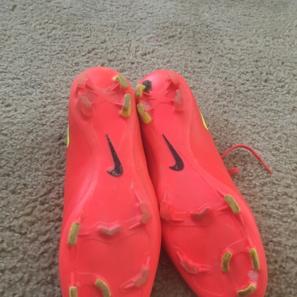 Shoes - Picture 4 of 8